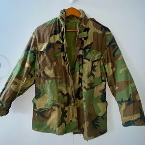 VTG 1980s US Army Cold Weather Field Coat Jacket Small Short Woodland Camo